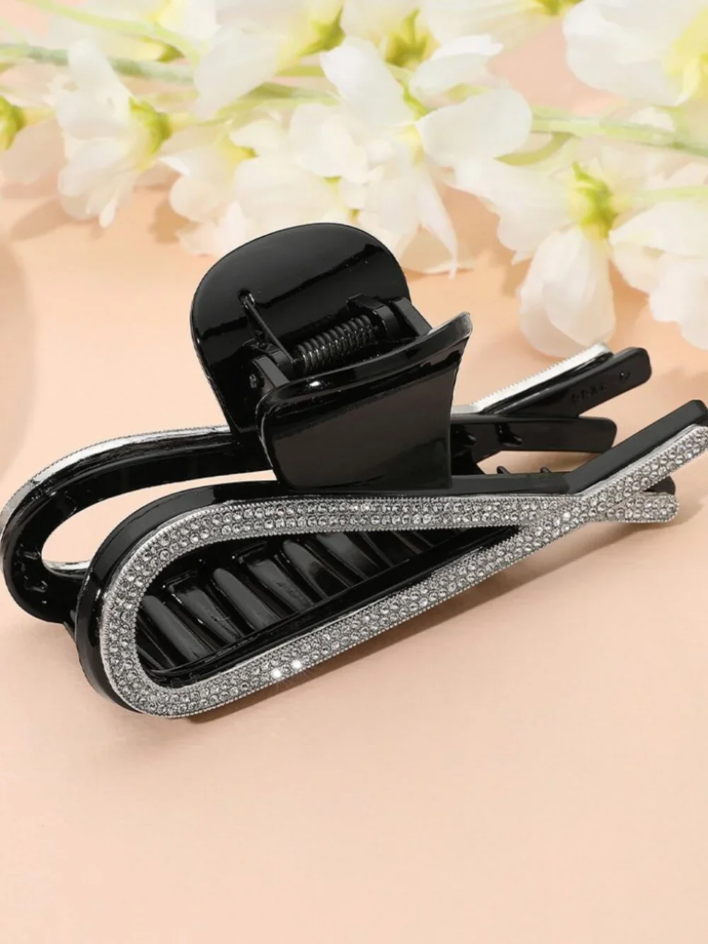 Stone Paved Open Crisscross Hair Claw Clip